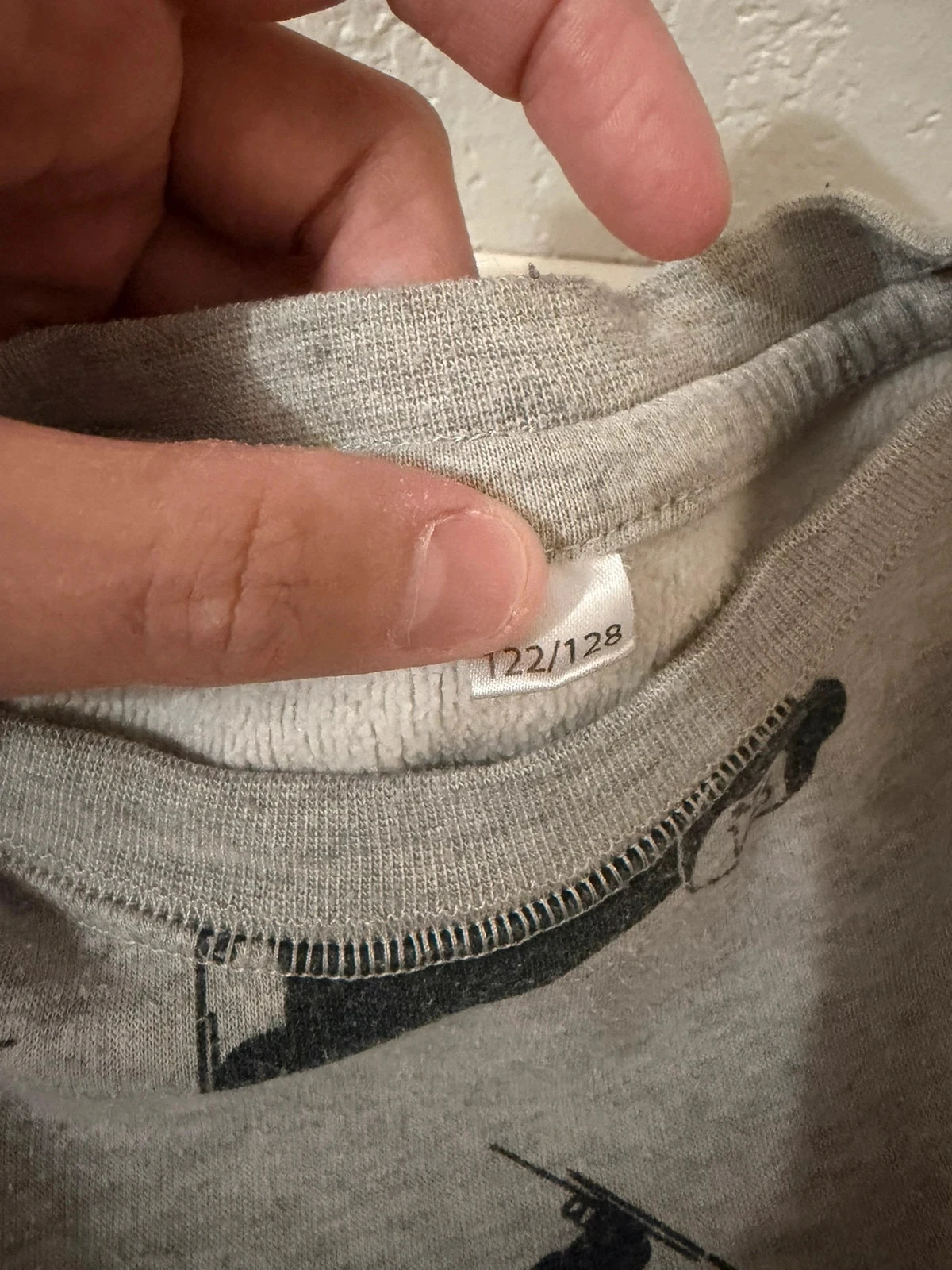 Moletom Infantil Cinza Melange com Impressão de Gorilas Esquiadores - Tamanho 122/128 (6-8 anos) – photo 5